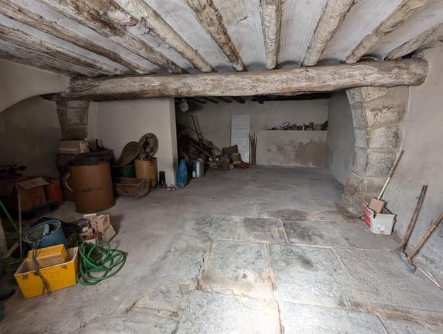 6 bedroom Townhouse for sale in Valderrobres - € 92,000 (Ref: 9150337)