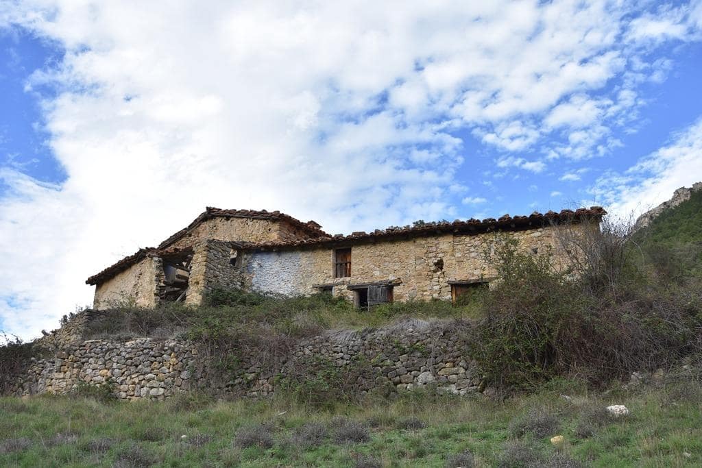 Finca/Country House for sale in Penarroya de Tastavins - € 150,000 (Ref: 9150340)