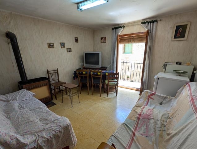 4 soveværelse Byhus til salg i La Fresneda - € 63.000 (Ref: 9150349)