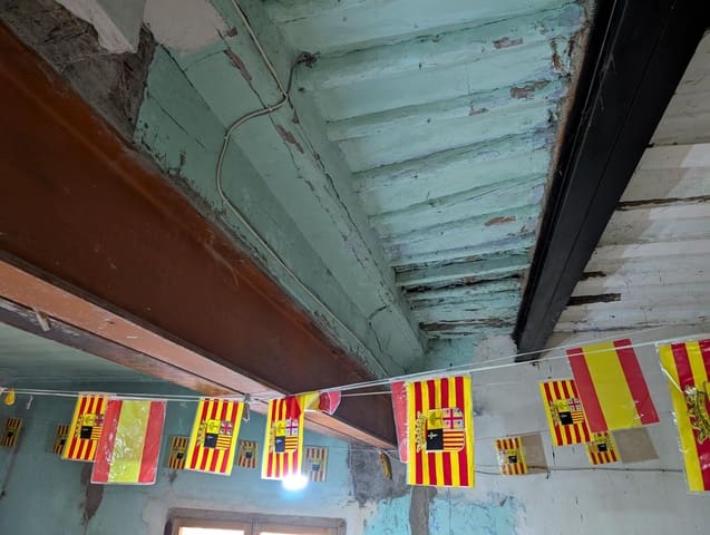 Ruin for sale in Peñarroya de Tastavins - € 30,000 (Ref: 9150362)