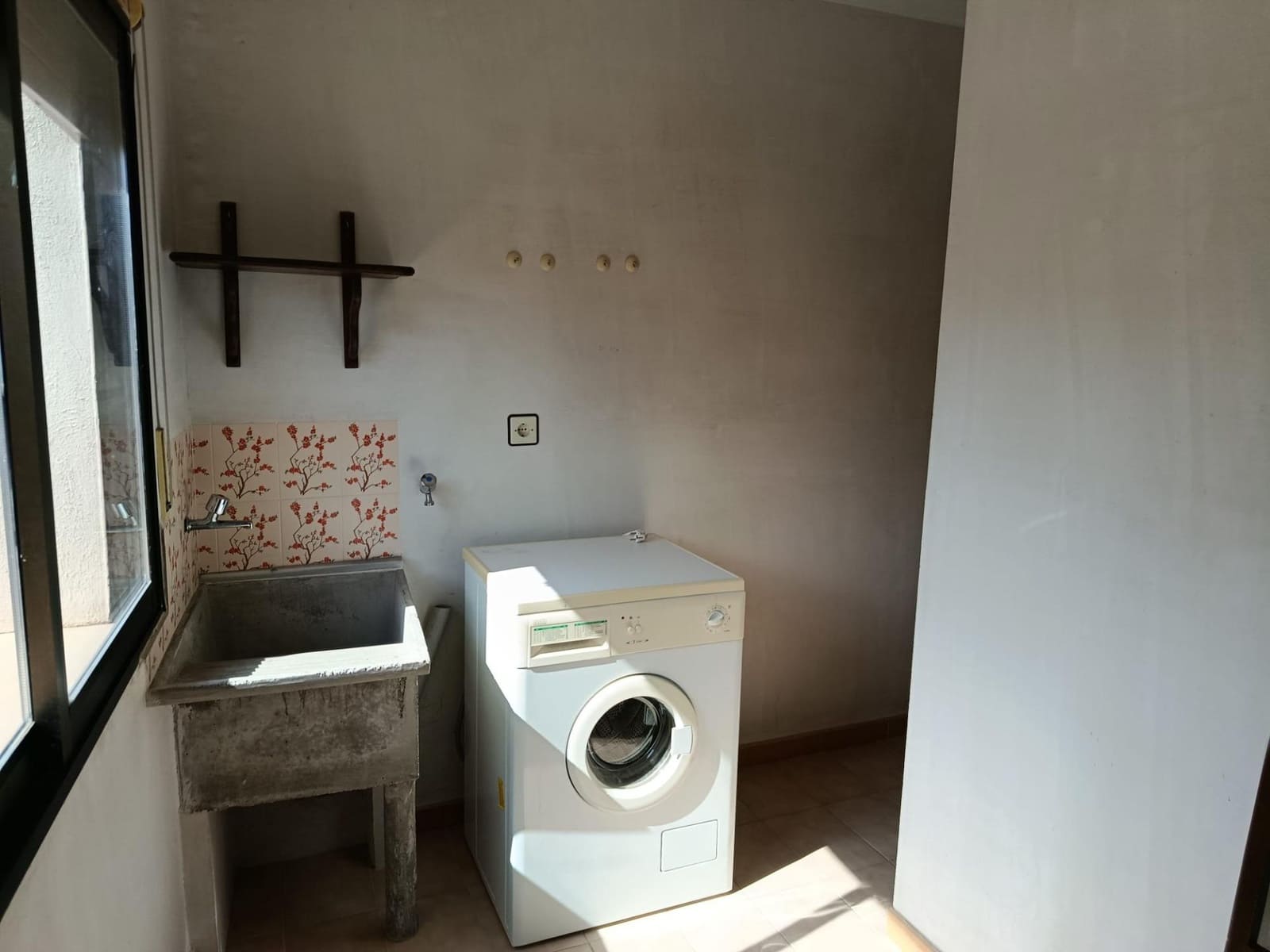 5 bedroom Townhouse for sale in Mazaleon - € 85,000 (Ref: 9150377)