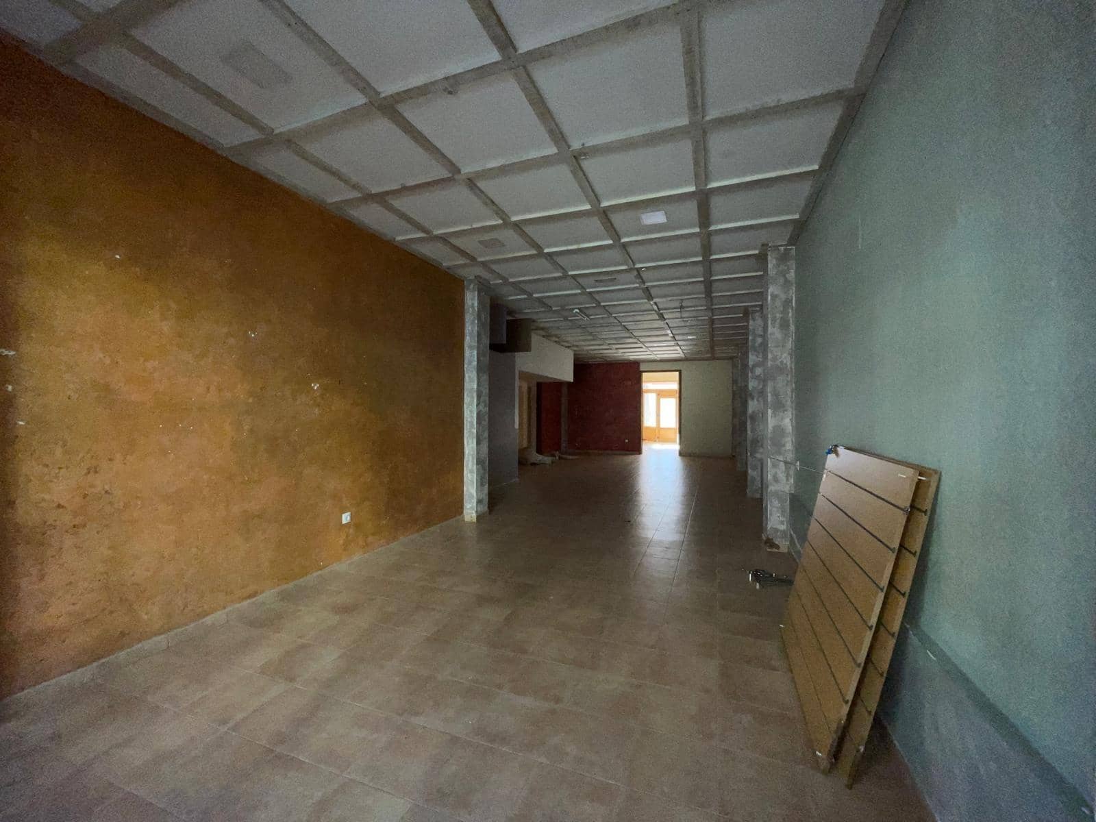 Erhverv til salg i Valderrobres - € 118.000 (Ref: 9150380)