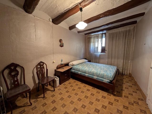 4 bedroom Townhouse for sale in La Fresneda - € 90,000 (Ref: 9150394)