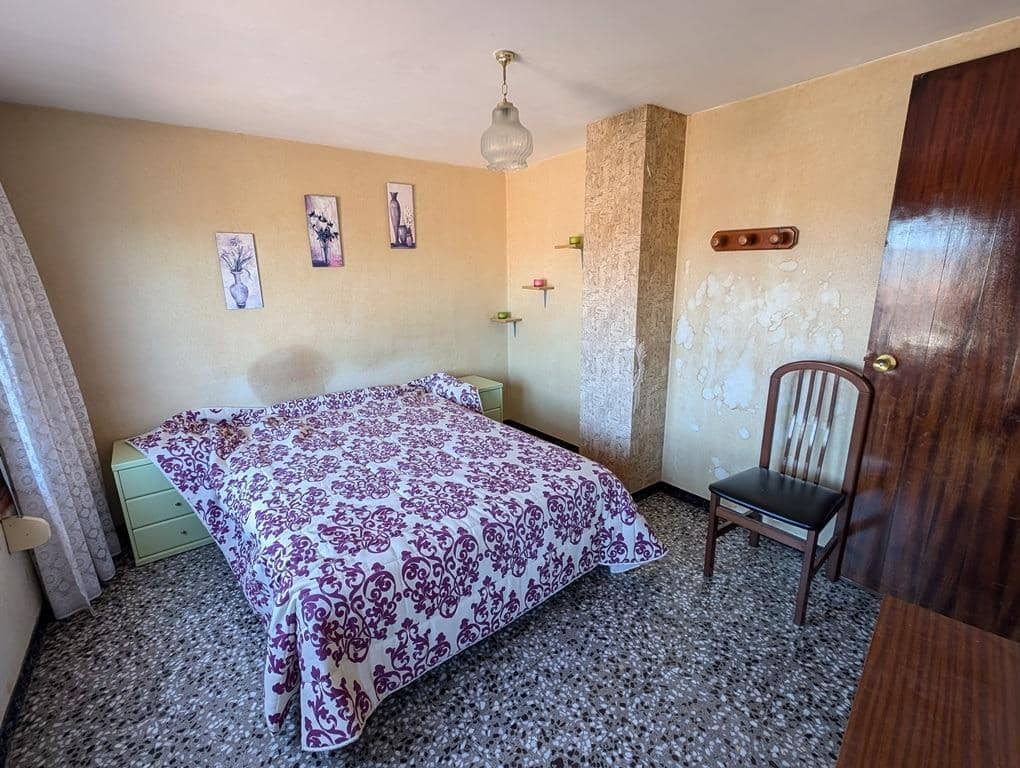 4 soveværelse Byhus til salg i La Fresneda - € 90.000 (Ref: 9150394)