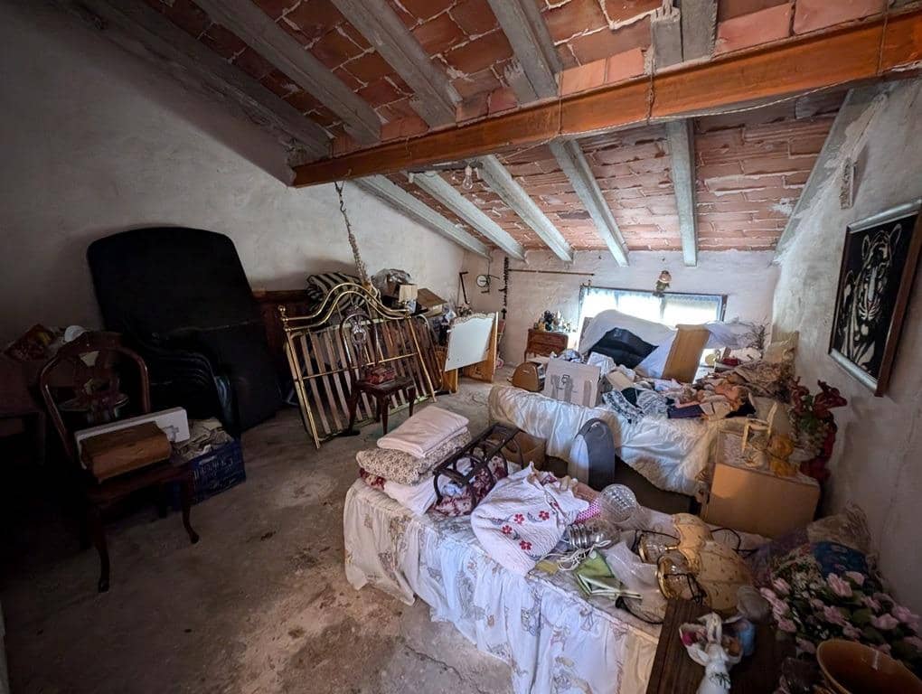 4 soveværelse Byhus til salg i La Fresneda - € 90.000 (Ref: 9150394)