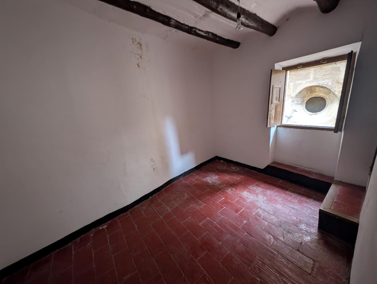 Ruin til salg i Torre del Compte - € 45.000 (Ref: 9150395)