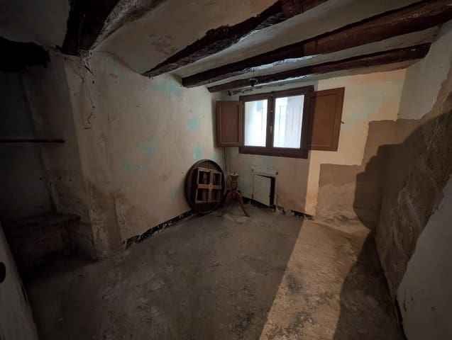 Ruin for sale in Torre del Compte - € 45,000 (Ref: 9150395)