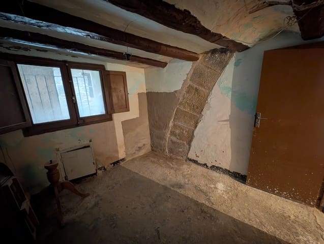 Ruin for sale in Torre del Compte - € 45,000 (Ref: 9150395)