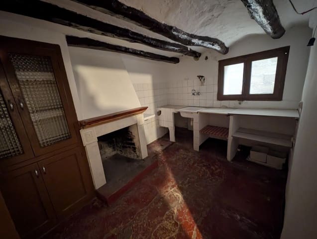 Ruin for sale in Torre del Compte - € 45,000 (Ref: 9150395)