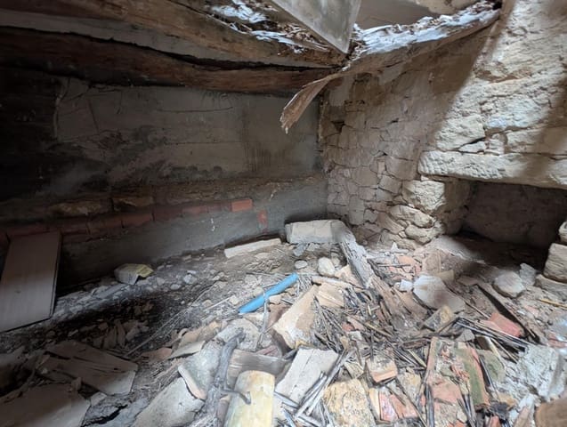 1 bedroom Finca/Country House for sale in Torre del Compte - € 44,000 (Ref: 9150396)