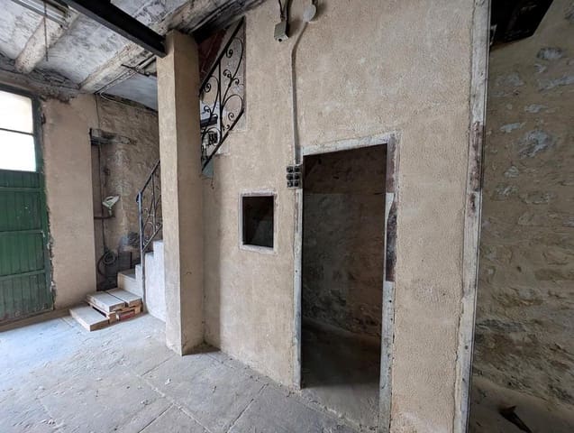 2 bedroom Townhouse for sale in Cretas - € 70,000 (Ref: 9150413)