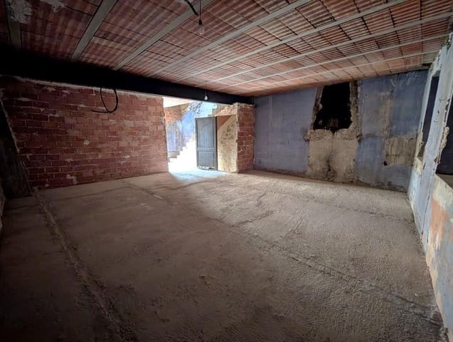 2 bedroom Townhouse for sale in Cretas - € 70,000 (Ref: 9150413)