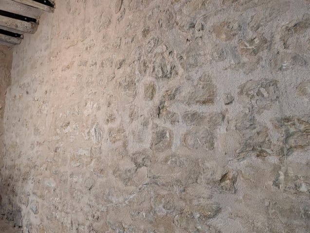 2 bedroom Townhouse for sale in Cretas - € 70,000 (Ref: 9150413)