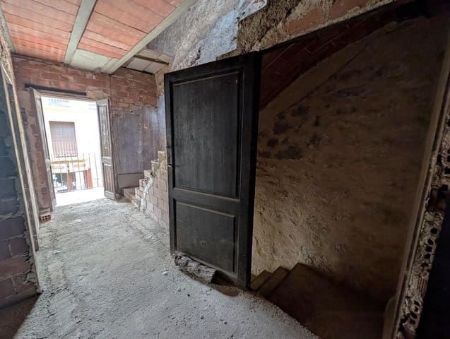 2 bedroom Townhouse for sale in Cretas - € 70,000 (Ref: 9150413)