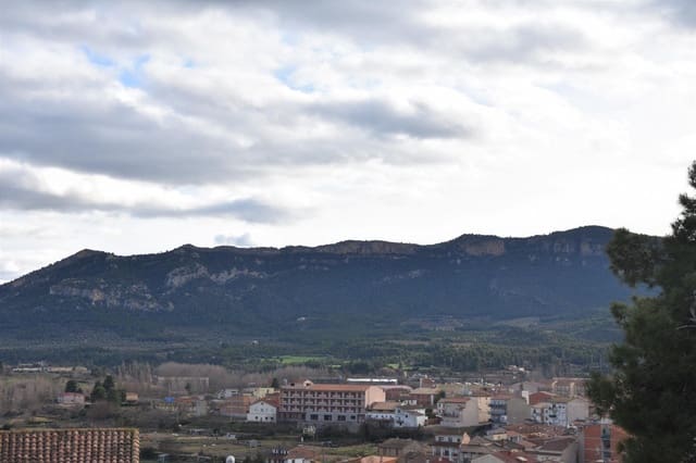 Building Plot for sale in Valderrobres - € 100,000 (Ref: 9206647)