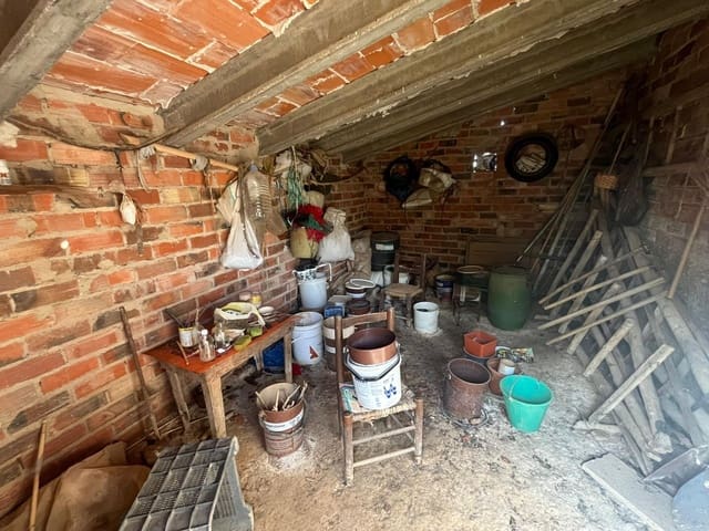 1 bedroom Finca/Country House for sale in Torre del Compte - € 34,000 (Ref: 9367382)