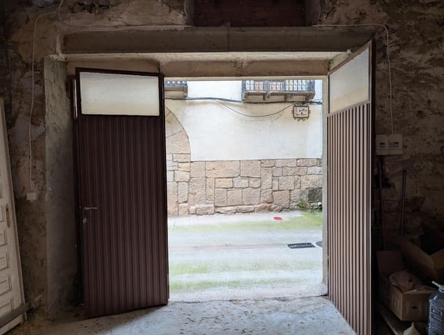 4 bedroom Finca/Country House for sale in Ráfales - € 95,000 (Ref: 9386152)