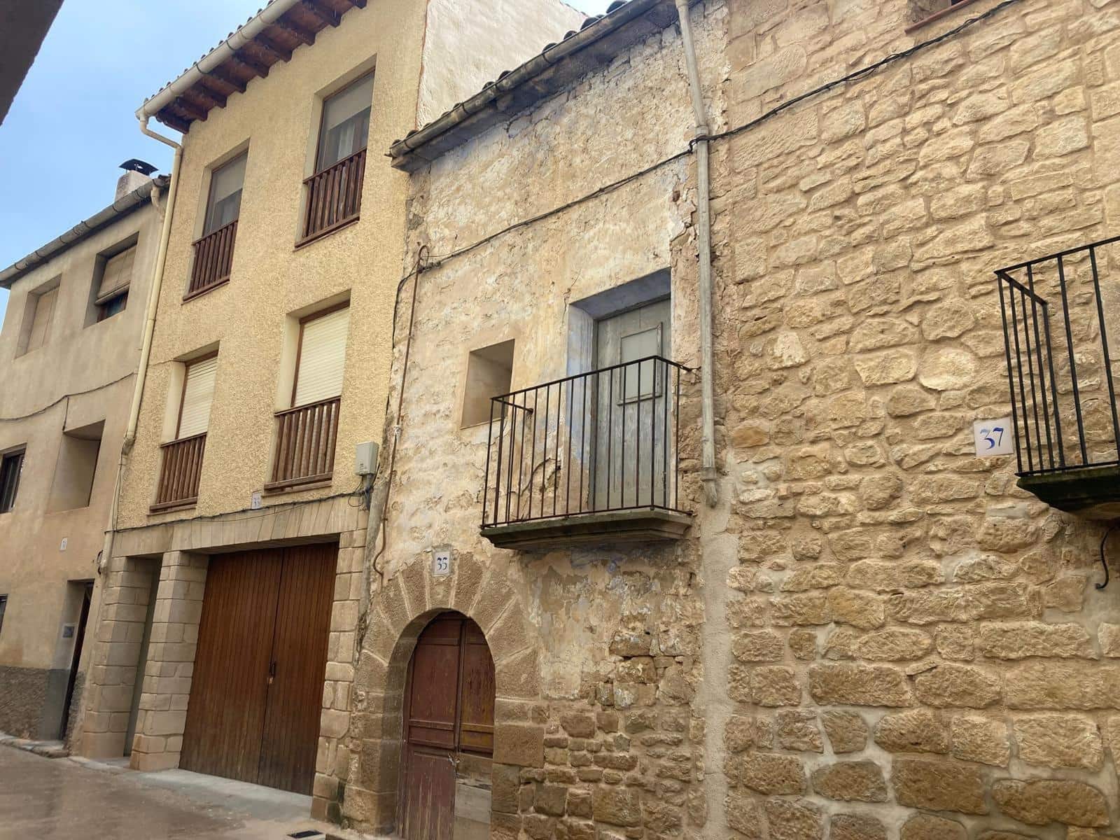 2 bedroom Townhouse for sale in Calaceite - € 30,000 (Ref: 9465671)