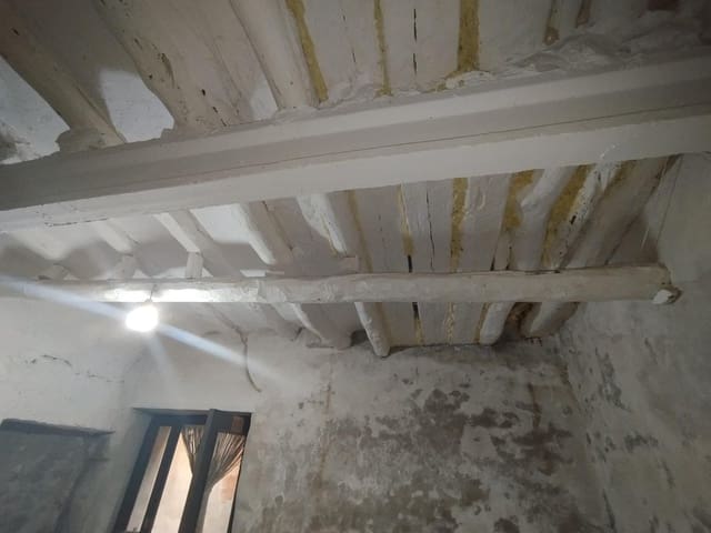 2 bedroom Townhouse for sale in Calaceite - € 30,000 (Ref: 9465671)