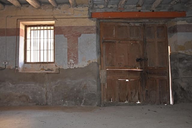 5 soveværelse Byhus til salg i Valjunquera - € 70.000 (Ref: 9513572)