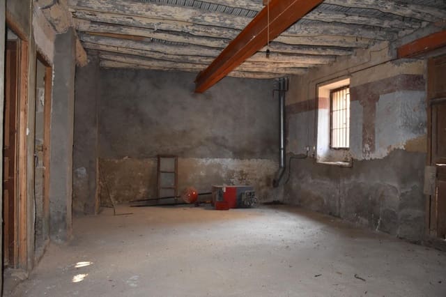 5 soveværelse Byhus til salg i Valjunquera - € 70.000 (Ref: 9513572)