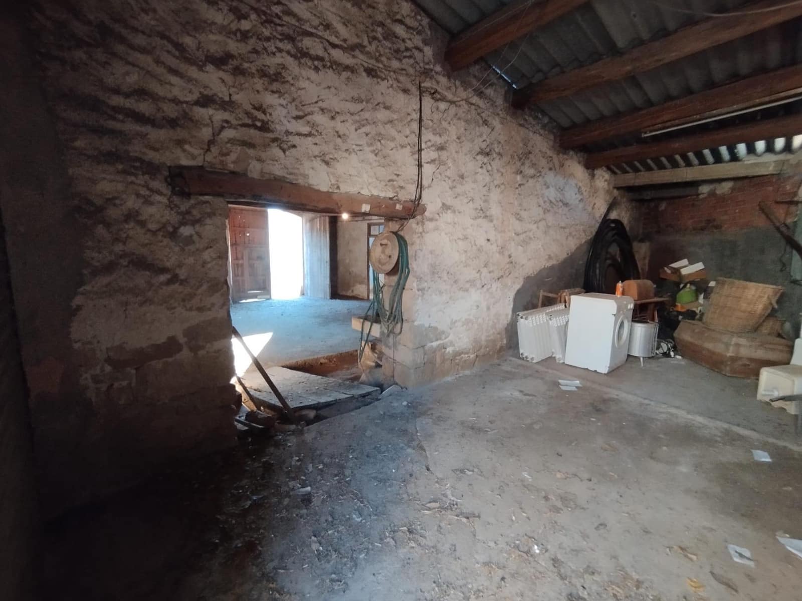 2 quarto Comercial para venda em Cretas - 80 000 € (Ref: 9528012)