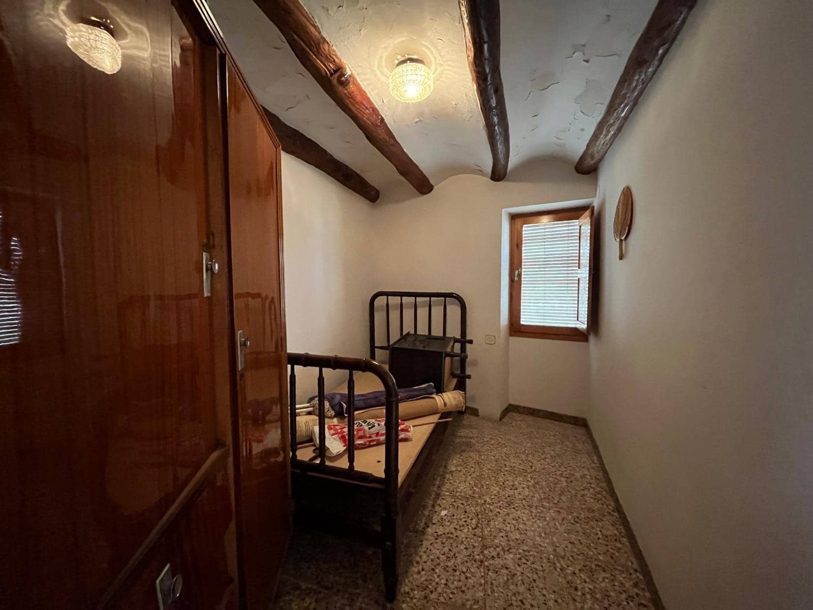 Casa de 3 habitaciones en Valderrobres en venta - 75.000 € (Ref: 9670883)