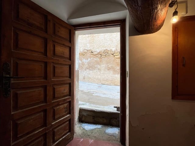 Casa de 3 habitaciones en Valderrobres en venta - 75.000 € (Ref: 9670883)