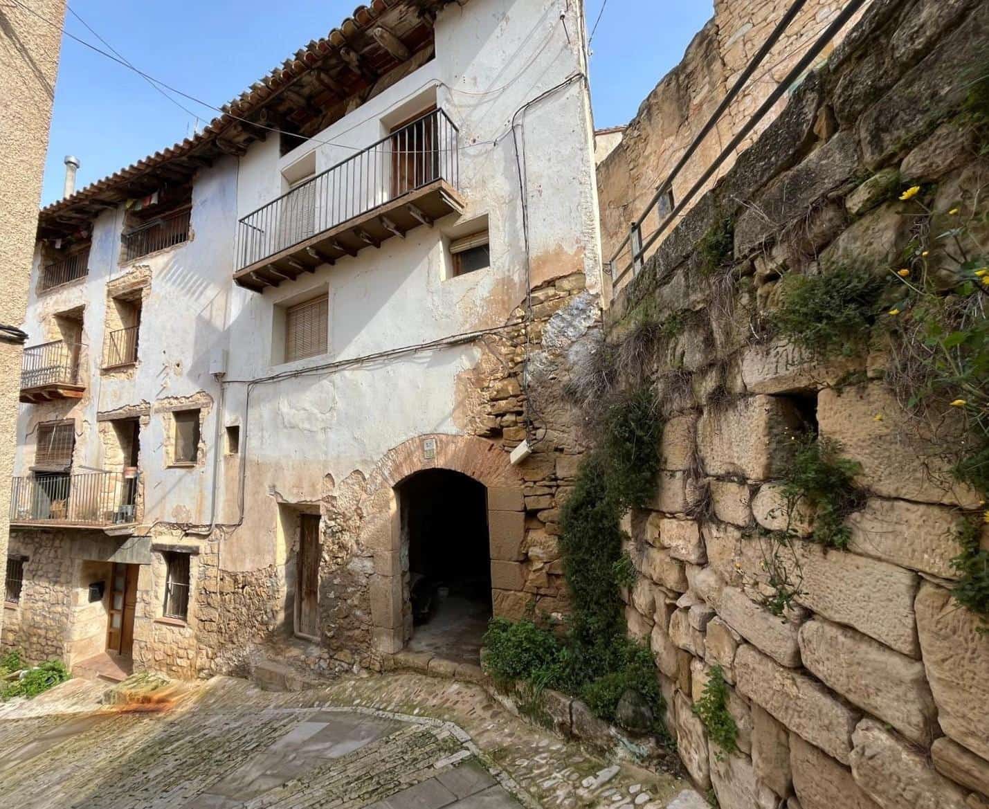 Casa de 3 habitaciones en Valderrobres en venta - 75.000 € (Ref: 9670883)