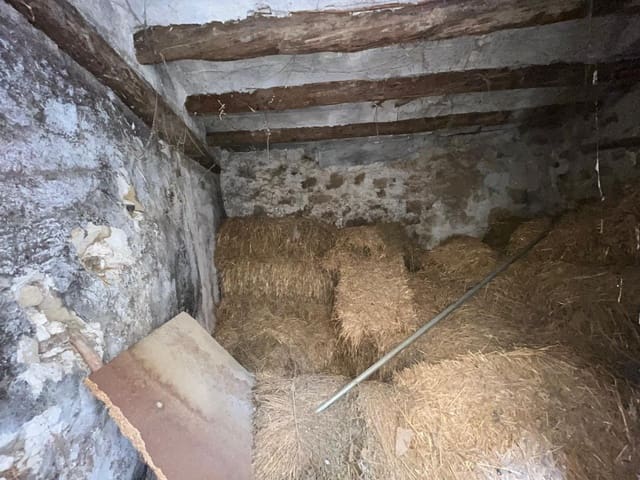 Casa de 3 habitaciones en Valderrobres en venta - 75.000 € (Ref: 9670883)