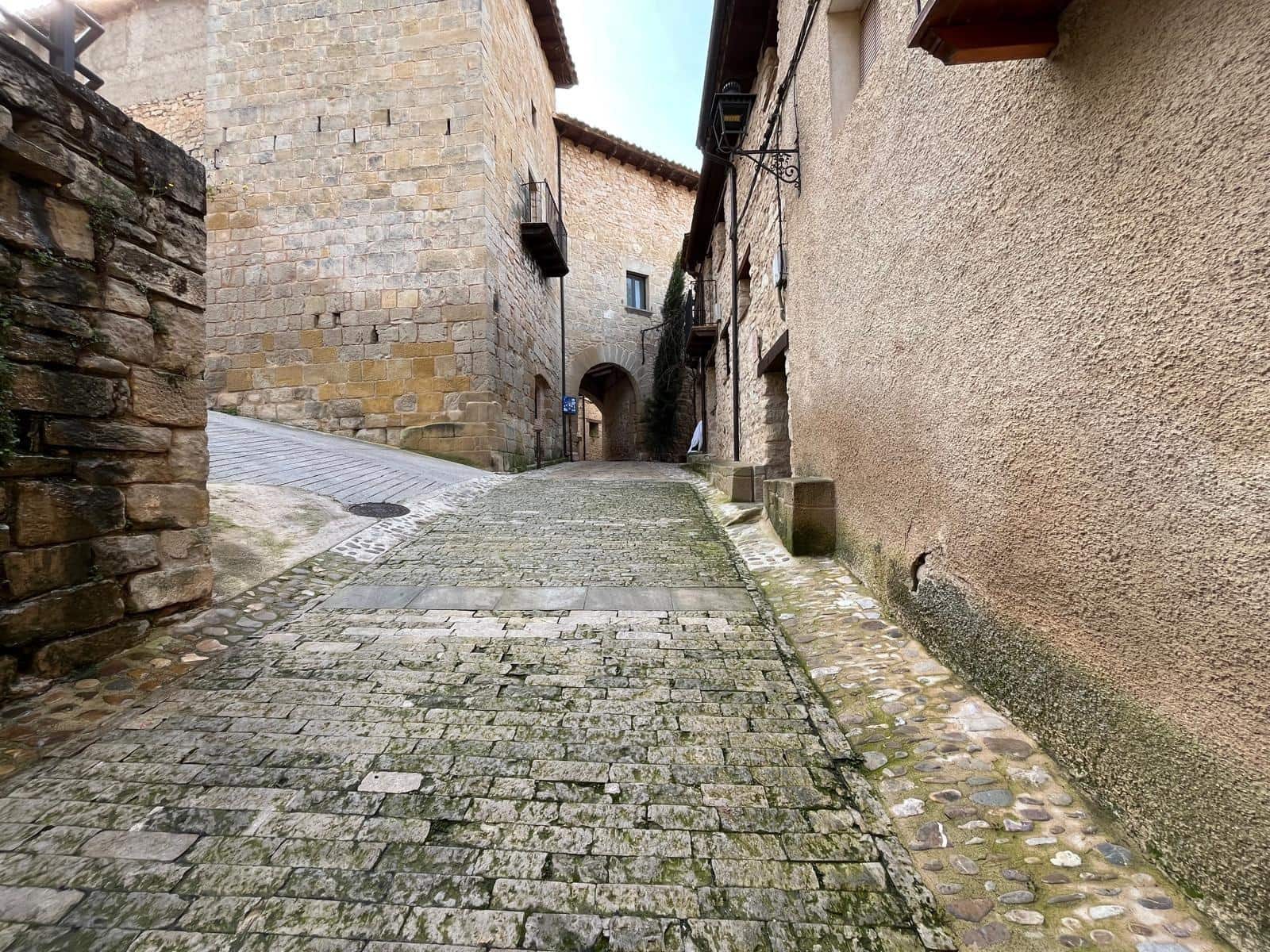 Casa de 3 habitaciones en Valderrobres en venta - 75.000 € (Ref: 9670883)