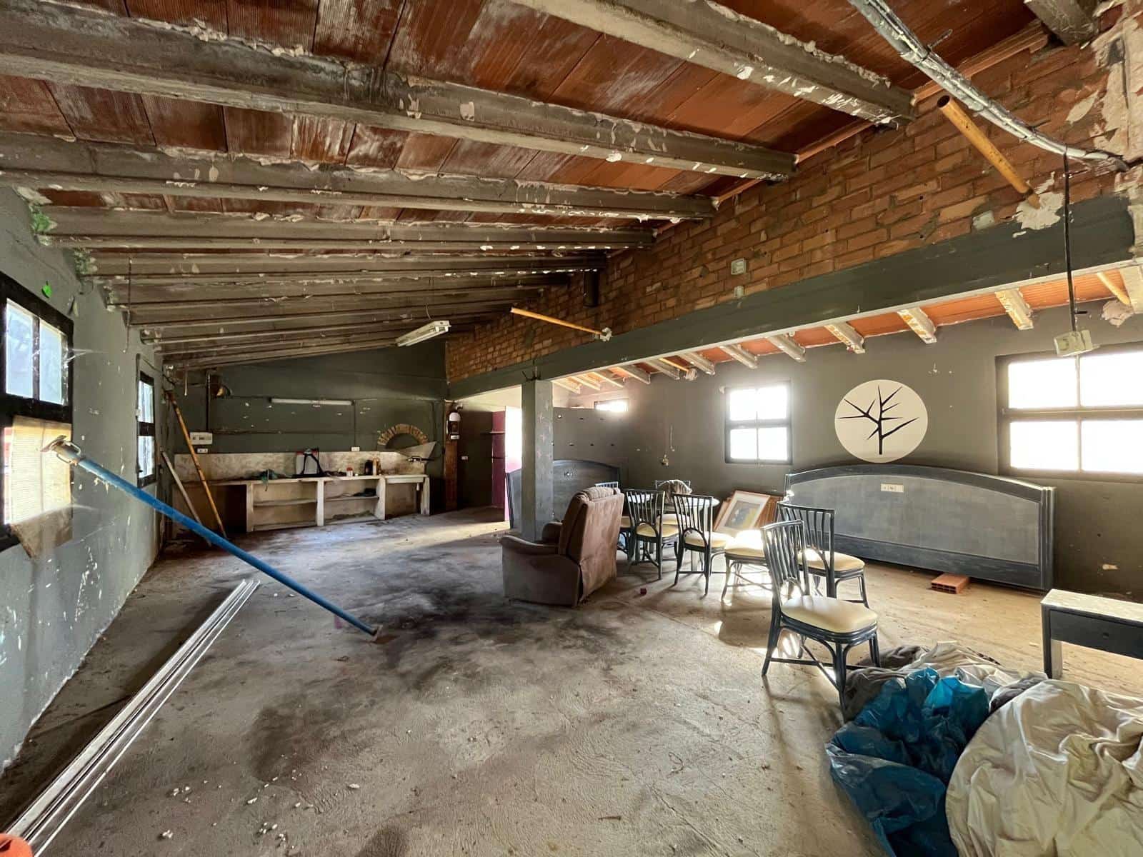 6 bedroom Commercial for sale in Valderrobres - € 420,000 (Ref: 9674448)