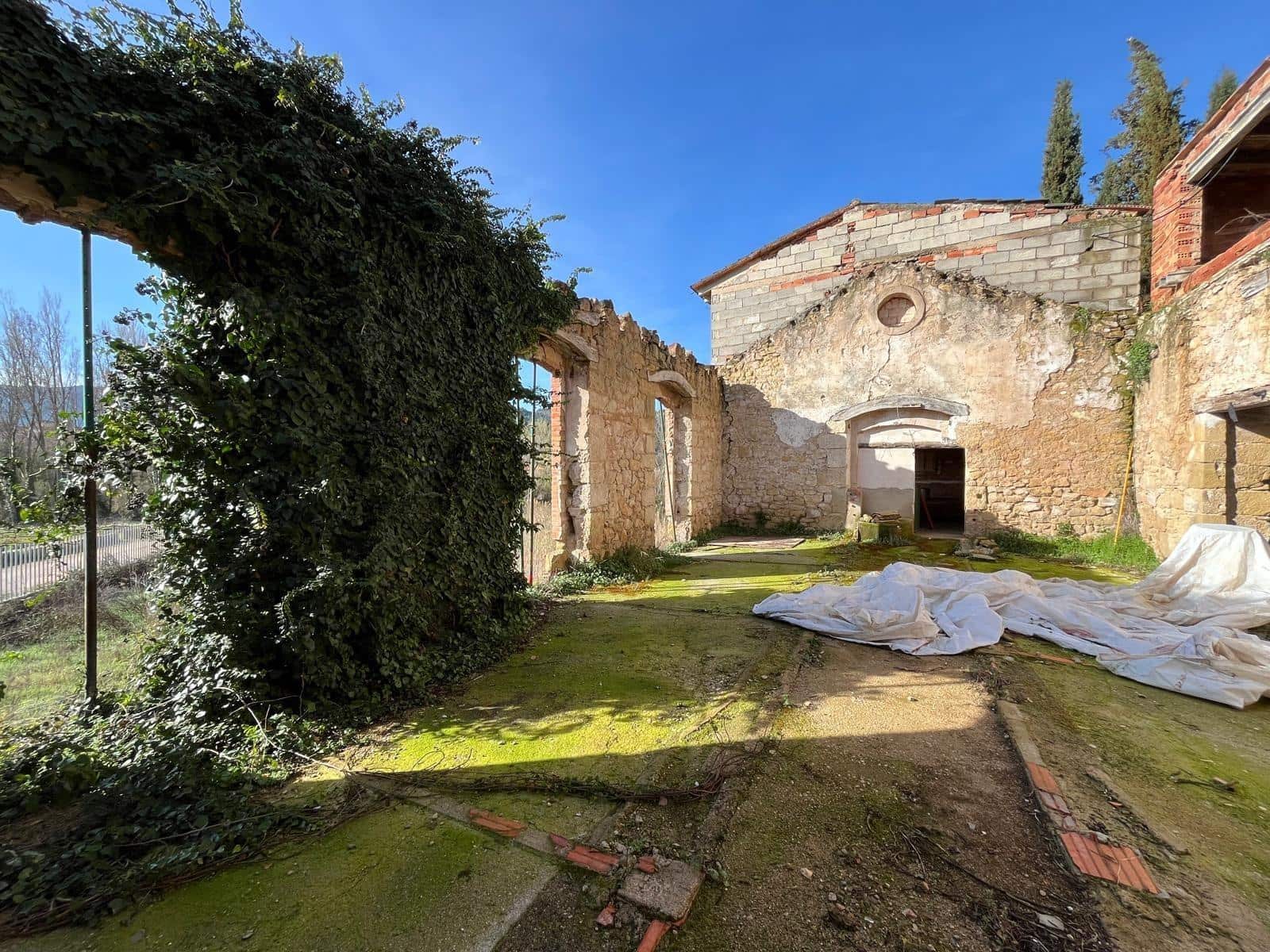 6 bedroom Commercial for sale in Valderrobres - € 420,000 (Ref: 9674448)
