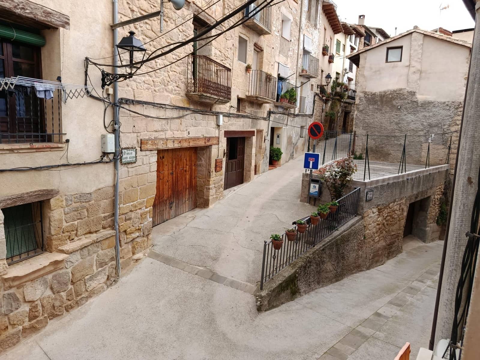 4 bedroom Townhouse for sale in La Fresneda - € 64,000 (Ref: 9712162)