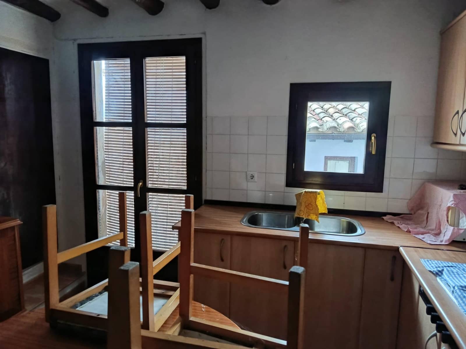 4 bedroom Townhouse for sale in La Fresneda - € 64,000 (Ref: 9712162)
