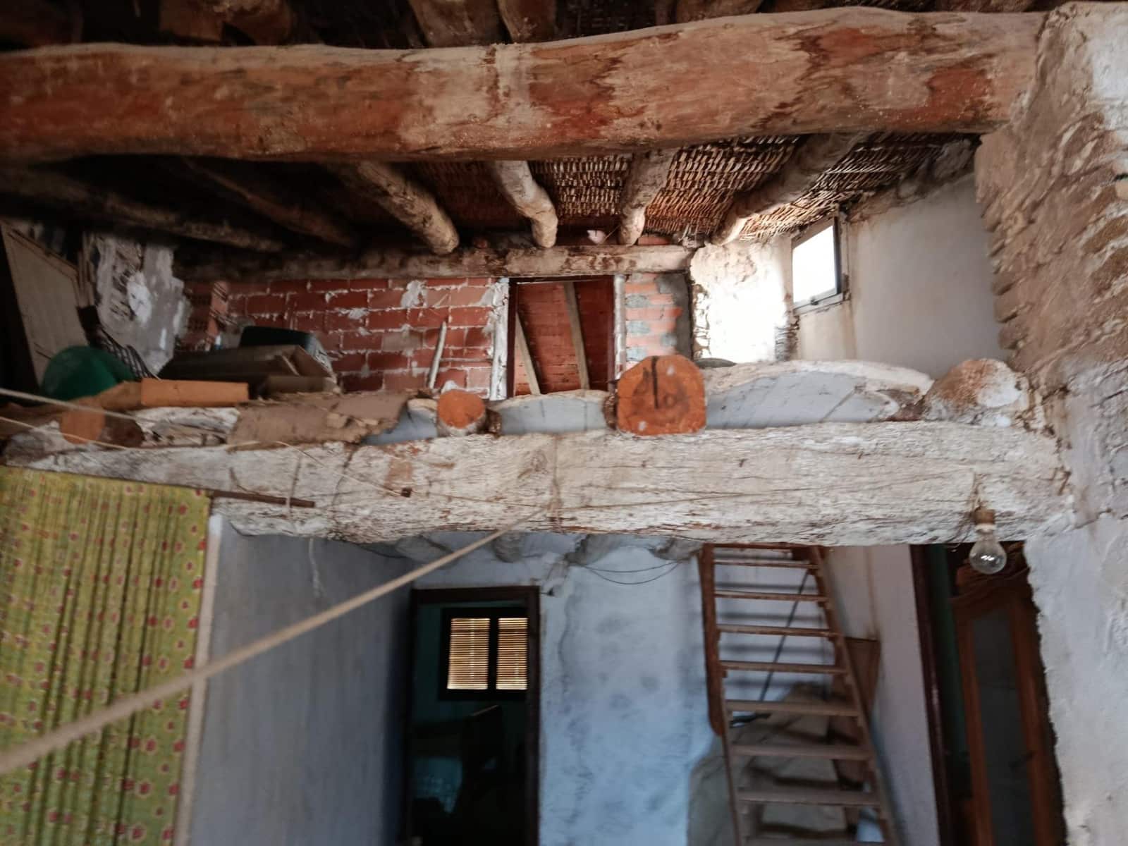 4 bedroom Townhouse for sale in La Fresneda - € 64,000 (Ref: 9712162)