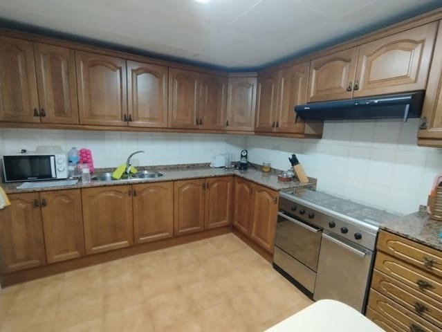 5 bedroom Townhouse for sale in Cretas - € 160,000 (Ref: 9715098)