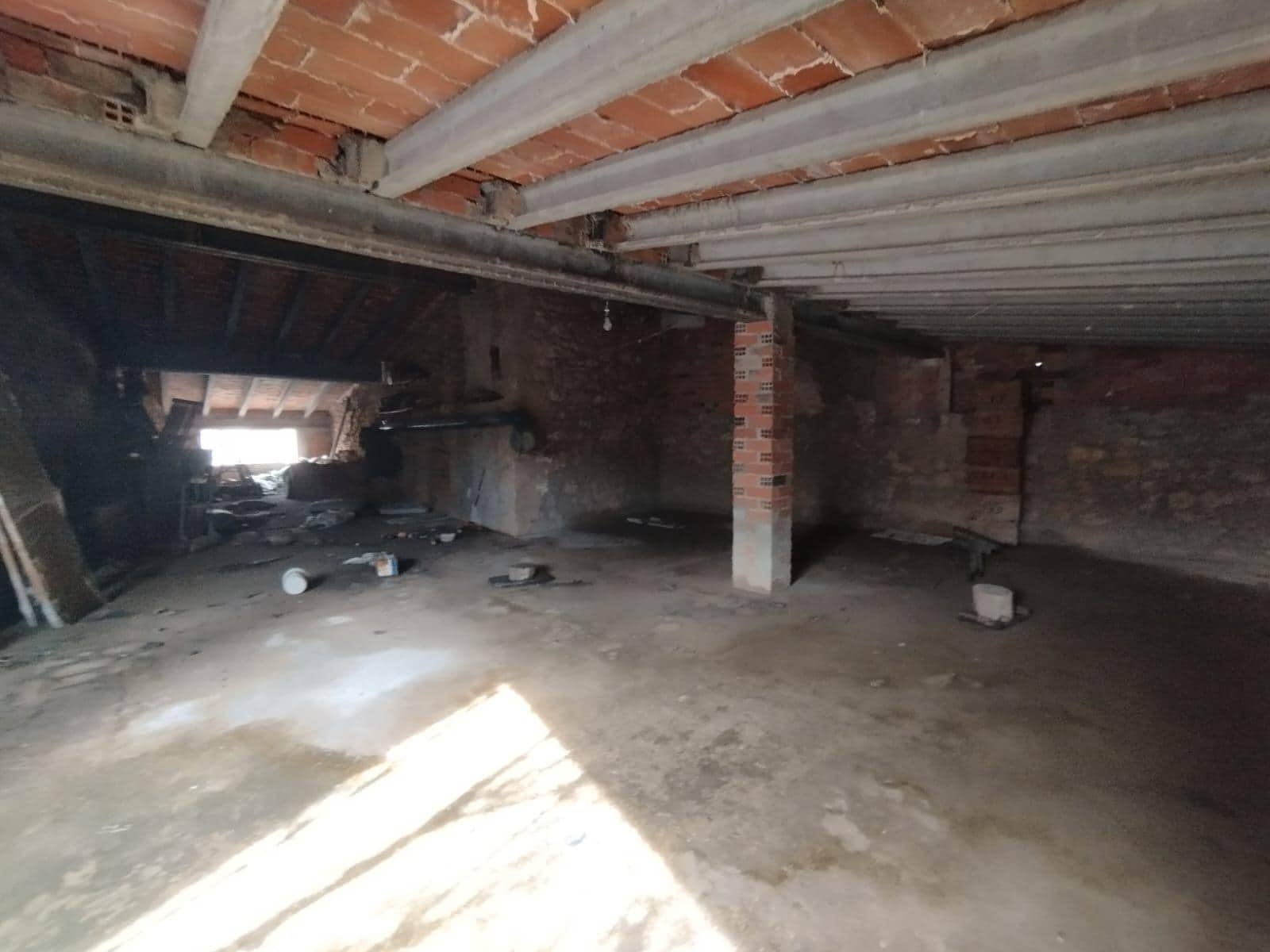 5 bedroom Finca/Country House for sale in Valjunquera - € 60,000 (Ref: 9720176)