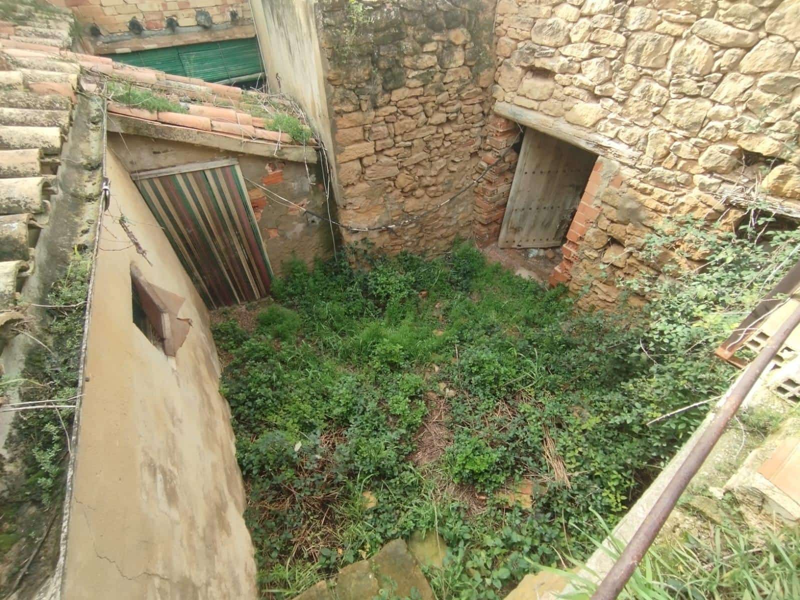 5 bedroom Finca/Country House for sale in Valjunquera - € 60,000 (Ref: 9720176)