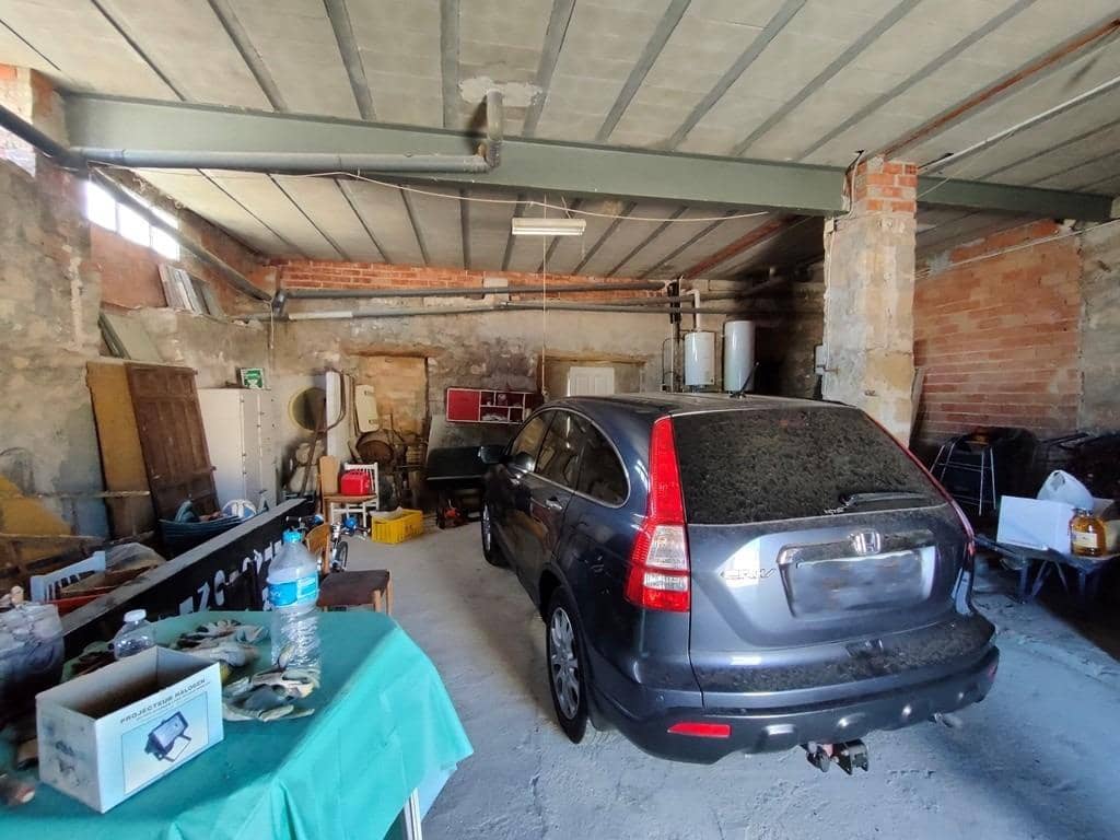 Casa de 12 habitaciones en Valdeltormo en venta - 469.000 € (Ref: 9743975)