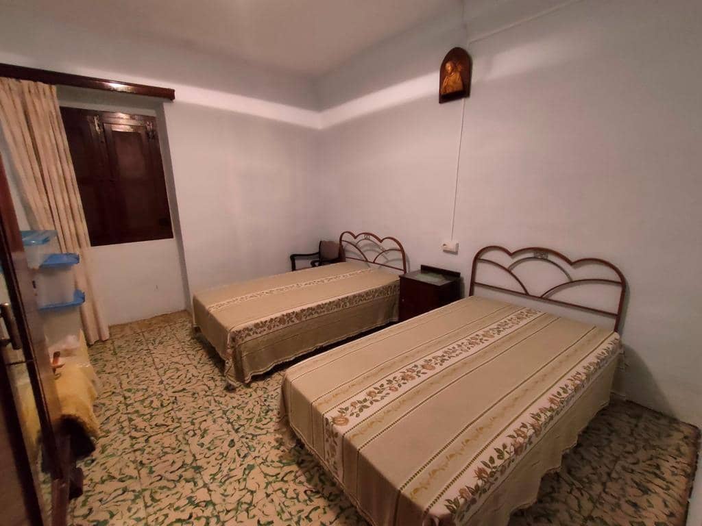 Casa de 12 habitaciones en Valdeltormo en venta - 469.000 € (Ref: 9743975)