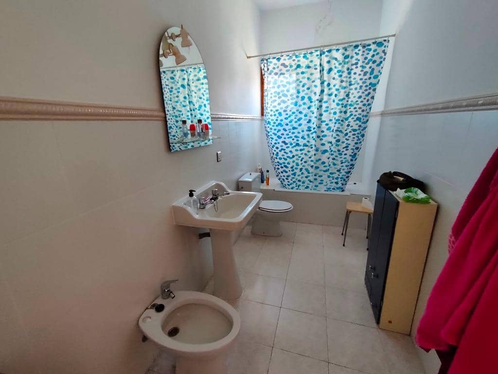 Casa de 12 habitaciones en Valdeltormo en venta - 469.000 € (Ref: 9743975)