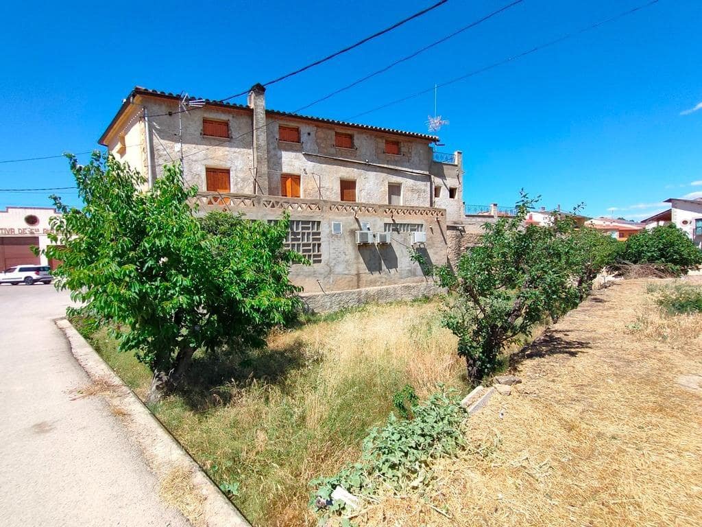 Casa de 12 habitaciones en Valdeltormo en venta - 469.000 € (Ref: 9743975)