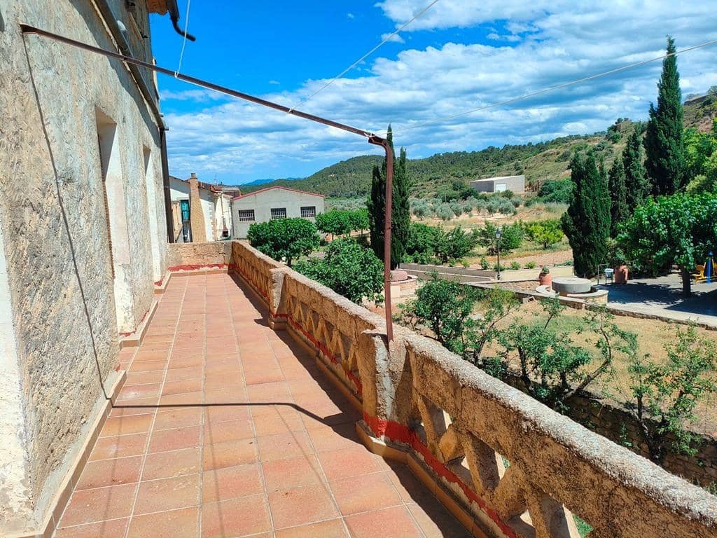 Casa de 12 habitaciones en Valdeltormo en venta - 469.000 € (Ref: 9743975)