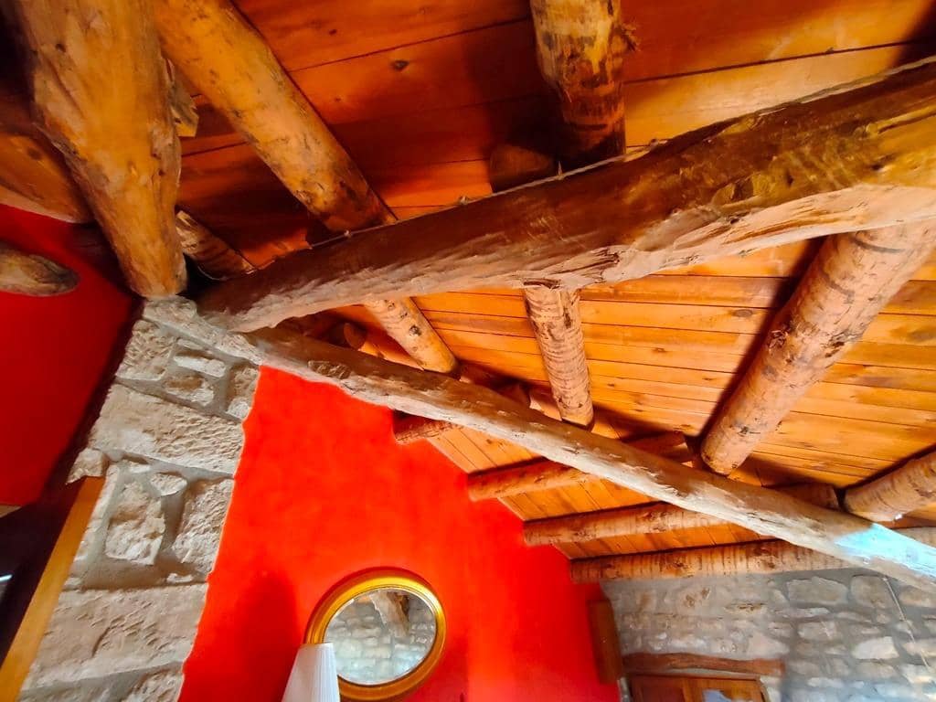 Casa de 12 habitaciones en Valdeltormo en venta - 469.000 € (Ref: 9743975)