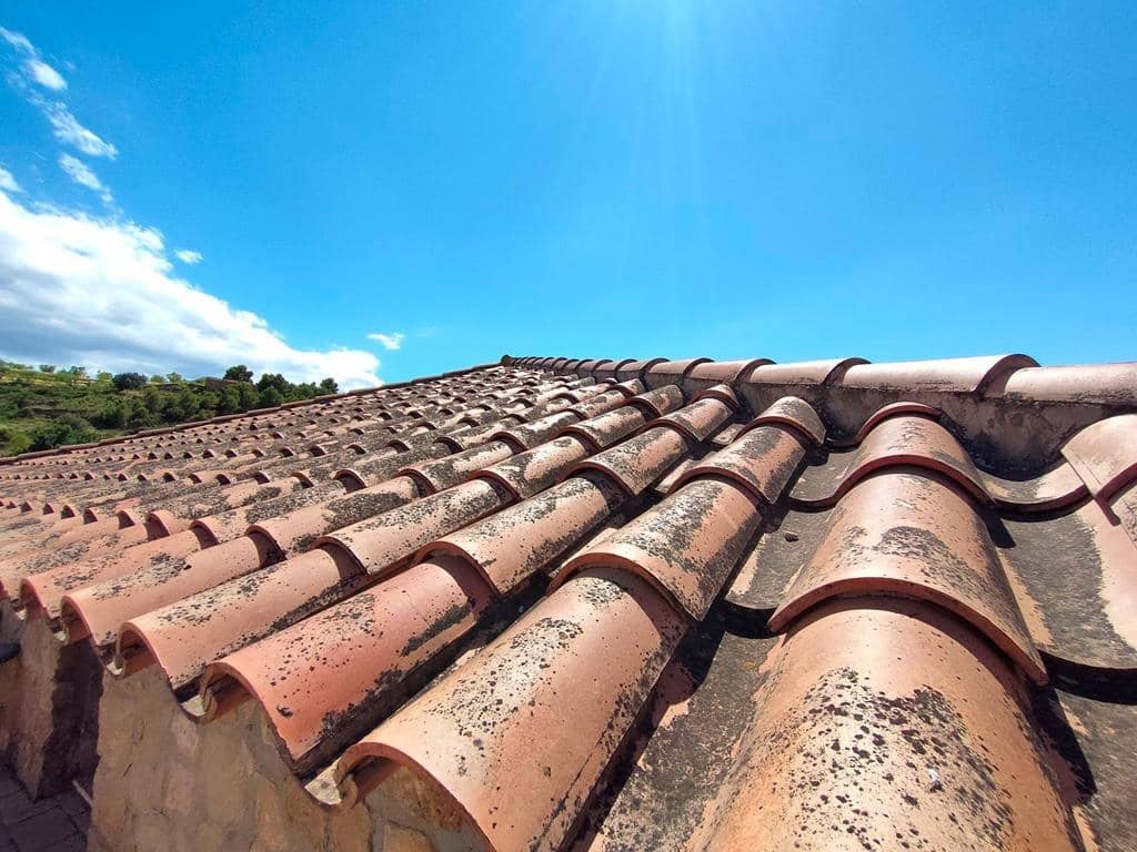 Casa de 12 habitaciones en Valdeltormo en venta - 469.000 € (Ref: 9743975)