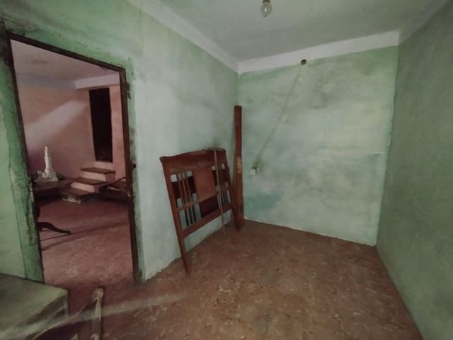 Casa de 3 habitaciones en Valdeltormo en venta - 30.000 € (Ref: 9743976)