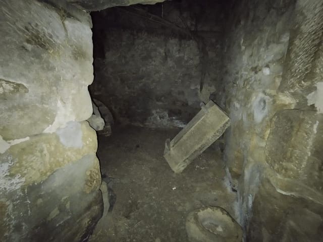 Casa de 3 habitaciones en Valdeltormo en venta - 30.000 € (Ref: 9743976)