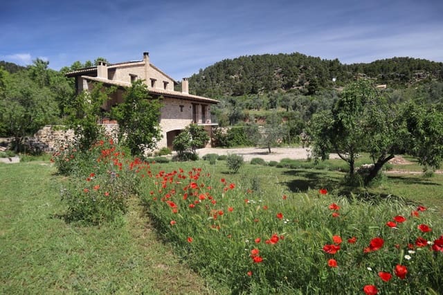 Finca/Casa Rural de 3 habitaciones en La Fresneda en venta - 599.000 € (Ref: 9843707)