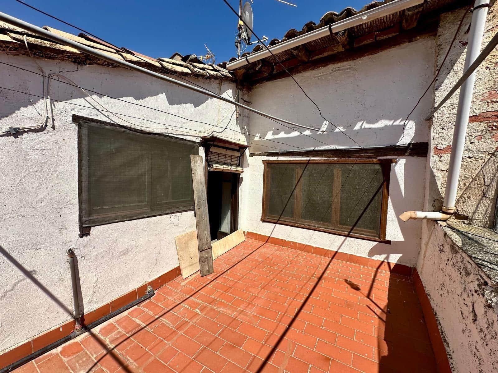 5 bedroom Townhouse for sale in Calaceite - € 125,000 (Ref: 9916037)